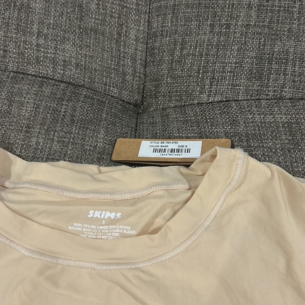 Skims Fits Everybody T-shirt Bodysuit - Picture 6 of 10